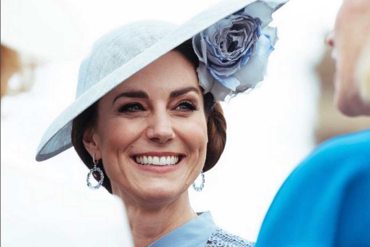 Kate Middleton salute